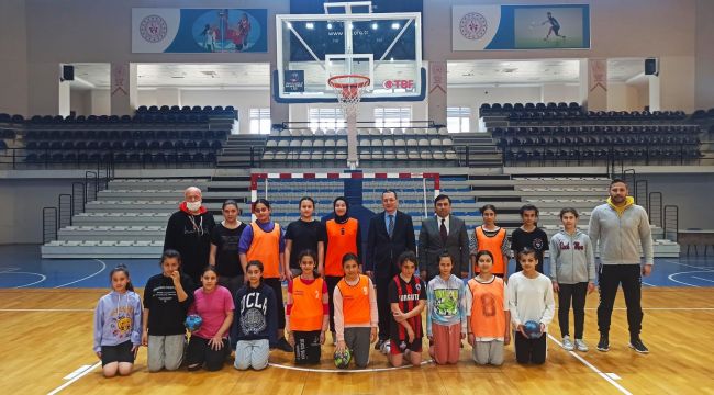 KAYMAKAM YILMAZ'DAN GENÇLİK SPOR İLÇE MÜDÜRLÜĞÜNE ZİYARET