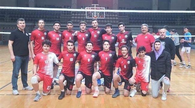 GENÇ VOLEYBOLCULARDAN ÇİFTE BAŞARI