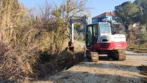 Çepnidere mahallesinde 1 kilometrelik dere temizlik çalışması yapıldı