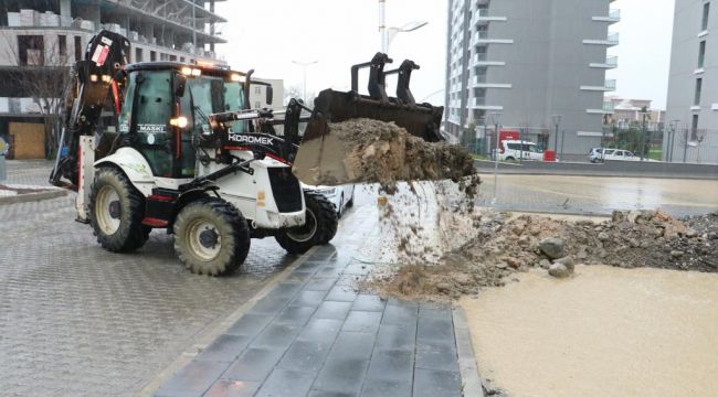 Büyükşehir ve MASKİ, Sağanak Yağış Sonrası Tüm Ekipleri İle Sahada