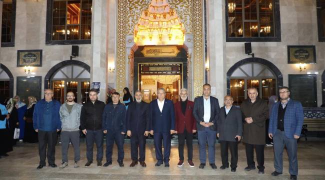 SARUHANBEY CAMİSİ KADİR GECESİNDE DOLDU TAŞTI