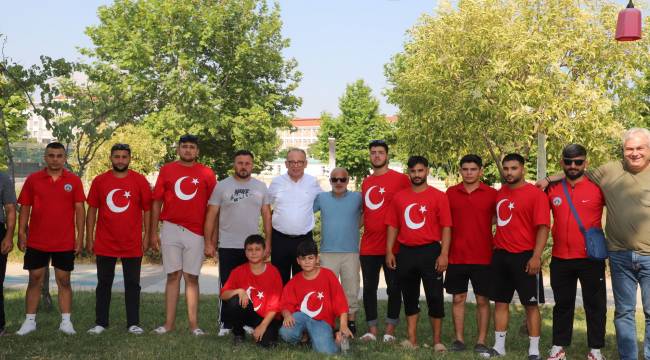 Başkan Akın Belediyesporlu Pehlivanları Edirne’ye Uğurladı