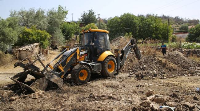 Büyükşehir Yaraları Sarmak İçin Tüm İmkanlarını Seferber Etti