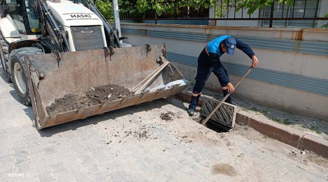 Kırkağaç İlçesinde Yağmur Suyu Izgaraları Temizlendi