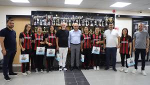 Turgutlu Belediyespor Kadın Hentbol Takımı’ndan “Milli Takım” Başarısı