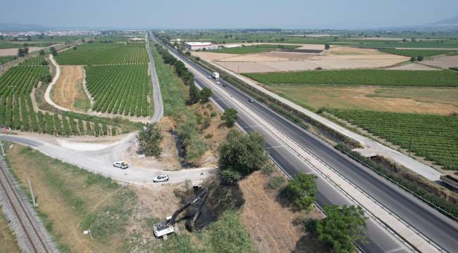 Manisa-Saruhanlı Yolunda 30 Km’lik Dere Temizlik Çalışması