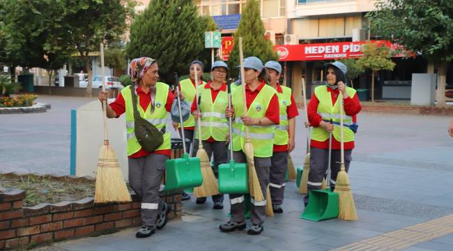 Turgutlu ’da Sokakların Temizliği Kadınlara Emanet (