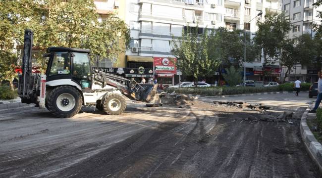 Büyükşehir’den Asfaltta Pazar Mesaisi