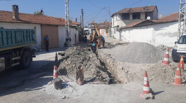 Dereköy Mahallesinde Kanalizasyon Hattı Yenileniyor