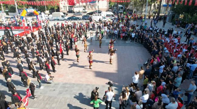 Manisa Cumhuriyet Bayramını Coşku ve Heyecanla Kutluyor 