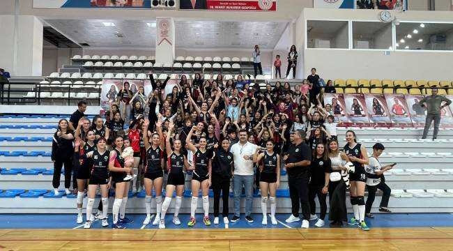 Turgutlu Belediyespor Kadın voleybol takımı 3-1 galip geldi