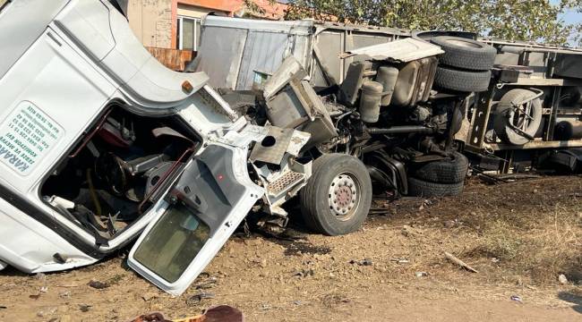 Turgutlu'da Çay Yüklü Tır Kullanılamaz Hale Geldi