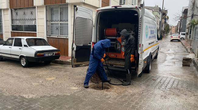 Büyükşehir ve MASKİ, 17 İlçede Sağanak Yağışa Karşı Sahada