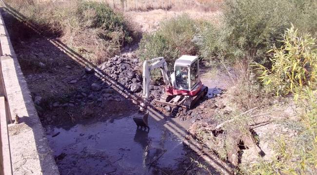 Çınarlıkuyu’da Köprü Menfez Temizliği Yapıldı