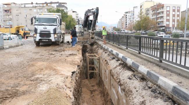 Mimar Sinan Bulvarında Kısmi Kanalizasyon Hattı Çalışması Yapılıyor