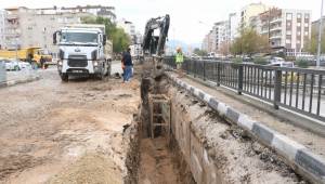 Mimar Sinan Bulvarında Kısmi Kanalizasyon Hattı Çalışması Yapılıyor