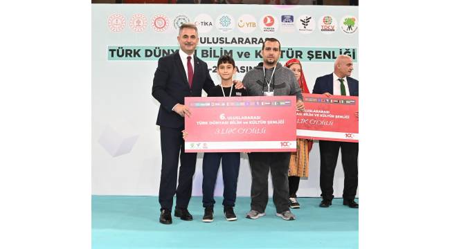 Türk Dünyası Bilim ve Kültür Şenliği’nde Turgutlu’ya gurur yaşattılar