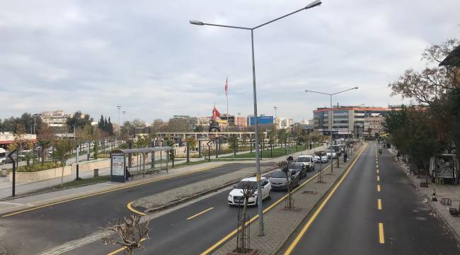 Salihli, Yunusemre ve CBÜ Yolunda Yol Çizgi Çalışmaları Tamamlandı