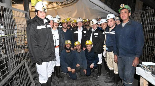 Vali Ünlü, Yerin Metrelerce Altında Madencilerle İftar Yaptı