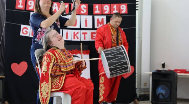 ÖZEL ÖĞRENCİLER 19 MAYIS’I COŞKU İLE KUTLADI