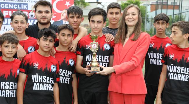 Şehzadeler'de Gençlik Futbol Turnuvası Düzenlendi