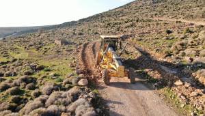 YUNUSEMRE’DEN 16 KIRSAL MAHALLEDE 200 KM OVA YOLUNA BAKIM