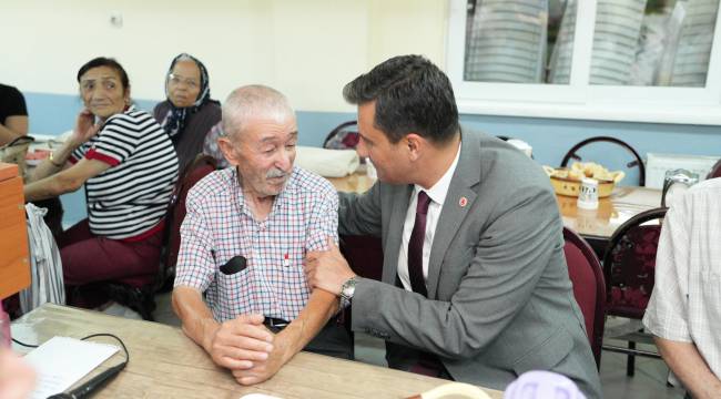 Başkan Zeyrek, Manisa Cemevi’nde Yurttaşlarla Oruç Açtı