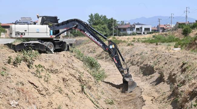 Ergenekon Mahallesinde Dere Yatağı Temizleniyor