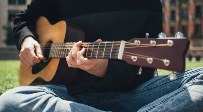 Manisa'da Akustik Yaz Akşamları Başlıyor