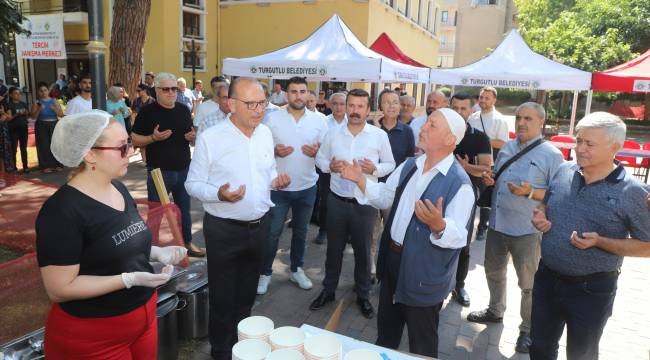 Turgutlu’da Geleneksel Aşure Hayrı Yapıldı