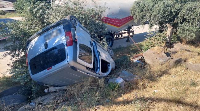 TURGUTLU'DA KAZA YAPAN ARAÇ TAKLA ATTI, 4 YARALI