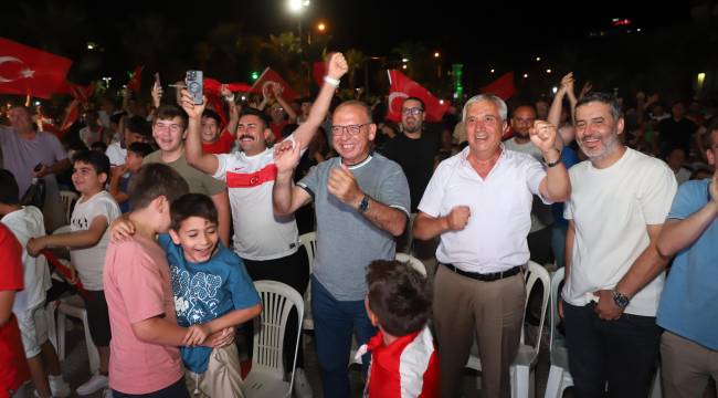 Turgutlu’da Milli Maç Coşkusu Devam Ediyor