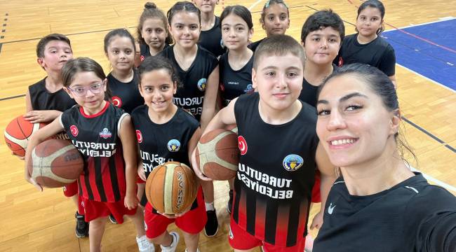 Milli Basketbolcu Turgutlu’nun Genç Yetenekleriyle Buluştu 