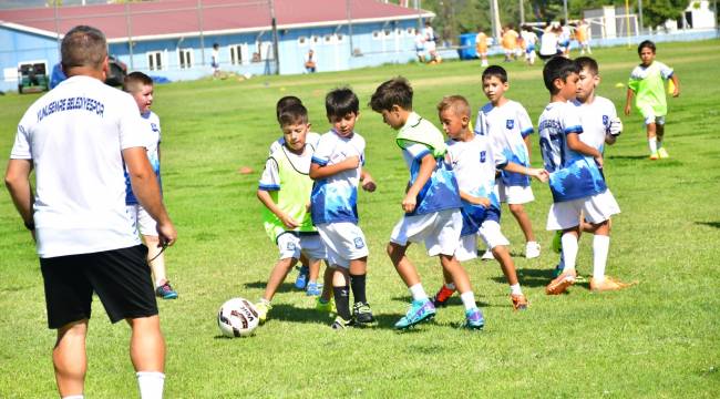 Yunusemre’de yaz futbol okulu sona erdi