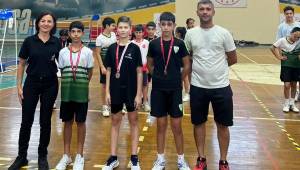 Manisa BBSK, Badminton'da Zafer Kupası'na Damga Vurdu