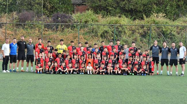 Yıldızspor'da Yaz Futbol Okulu 'FİNAL' yaptı