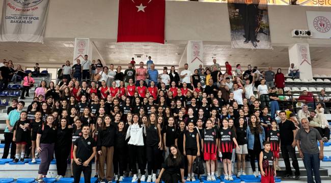 Filede Galip Turgutlu Belediyesi Kadın Voleybol Takımı Oldu