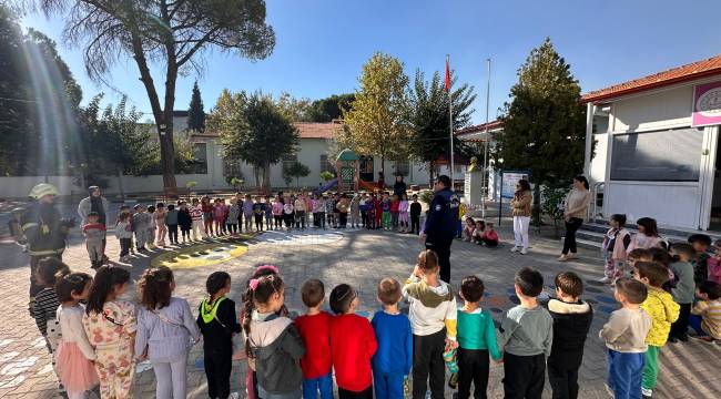 Turgutlu İtfaiyesi'nden Minik Öğrencilere Yangın Güvenliği Eğitimi