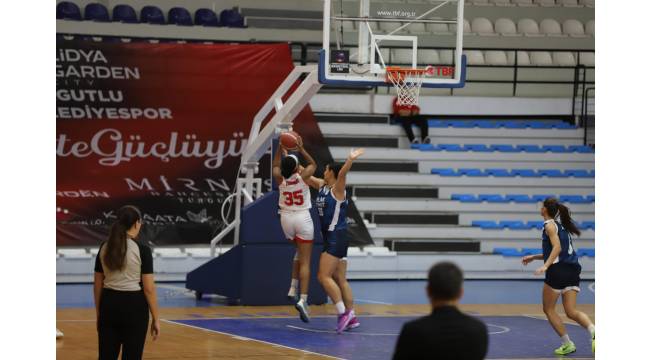 Turgutlu Belediyesi Kadın Voleybol ve Basketbol Takımları Galibiyete Odaklandı