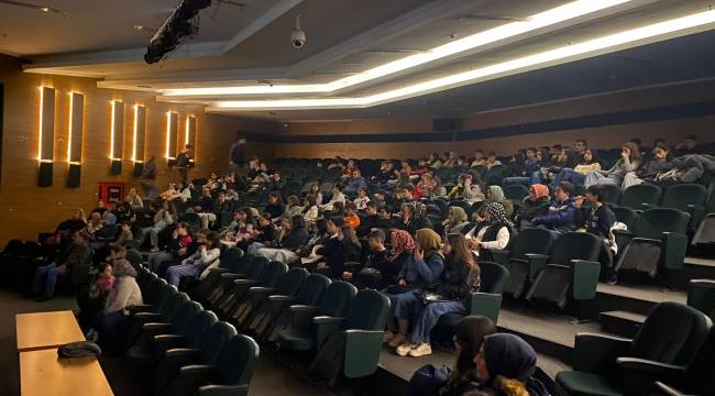 Turgutlu'da LGS Konferansı Düzenlendi