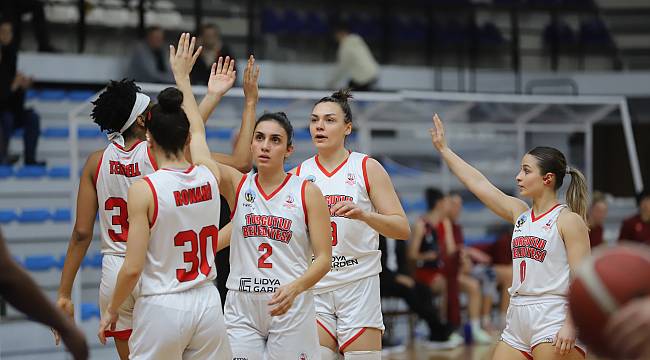 Manisa'nın Tek Kadın Basketbol Takımı, Evindeki Yenilmezlik Serisine Devam Ediyor