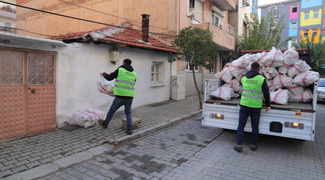 Turgutlu Belediyesi, Kış Aylarında İhtiyaç Sahibi Ailelere Yardım Eli Uzatıyor