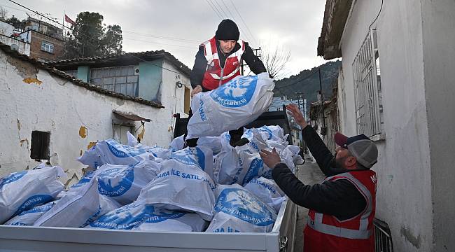 Binlerce Çuval Odun İhtiyaç Sahiplerine Dağıtılıyor