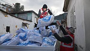 Binlerce Çuval Odun İhtiyaç Sahiplerine Dağıtılıyor