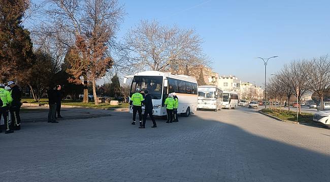 Turgutlu'da Okul Servislerine Sıkı Denetim! Bir Şoförün Ehliyetine El Konuldu