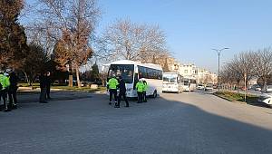 Turgutlu'da Okul Servislerine Sıkı Denetim! Bir Şoförün Ehliyetine El Konuldu