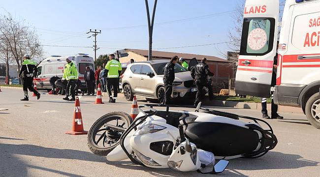 Turgutlu'da otomobil ile motosiklet çarpıştı, 2 yaralı